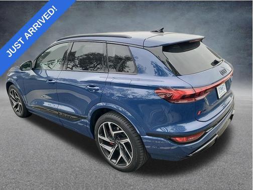 2025 Audi SQ6 e-tron Prestige