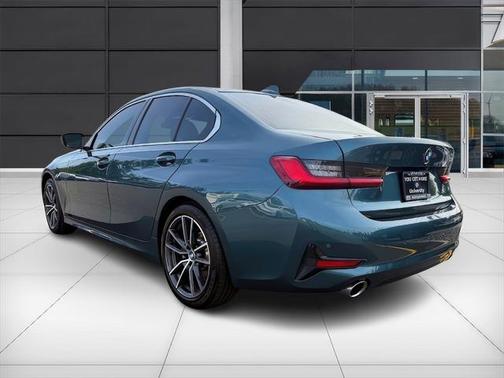 2019 BMW 330 i