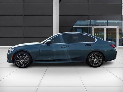 2019 BMW 330 i
