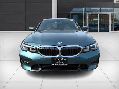 2019 BMW 330 i