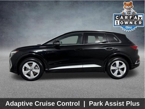 Mythos Black Metallic 2023 Audi Q4 e-tron Premium Plus