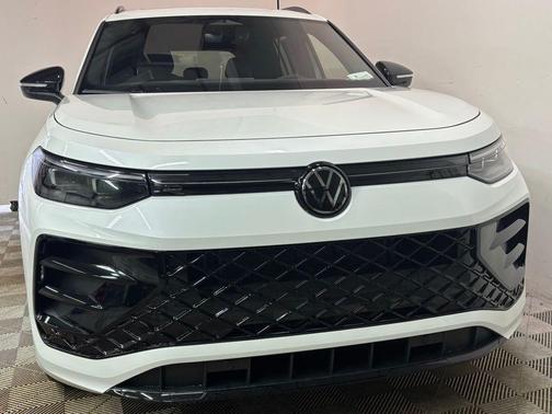 2026 Volkswagen Tiguan 2.0T SE R-Line Black 4MOTION