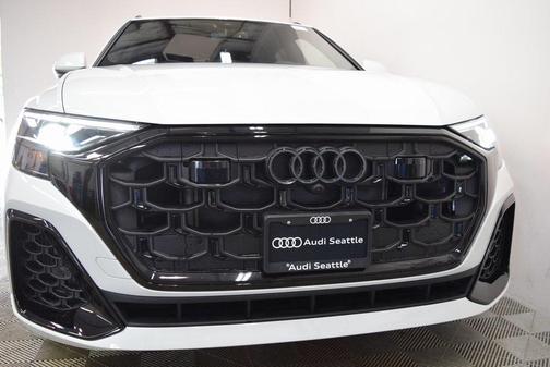 2025 Audi Q8 55 Premium Plus