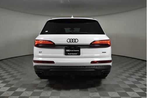 2025 Audi Q7 55 Premium Plus