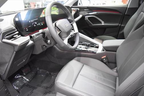 2025 Audi Q5 2.0T Premium Plus