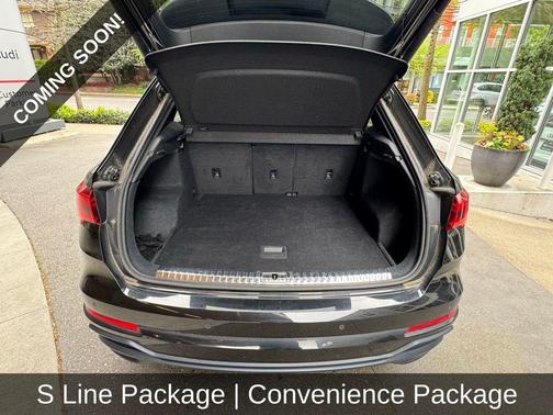Mythos Black Metallic 2020 Audi Q3 45 S line Prestige