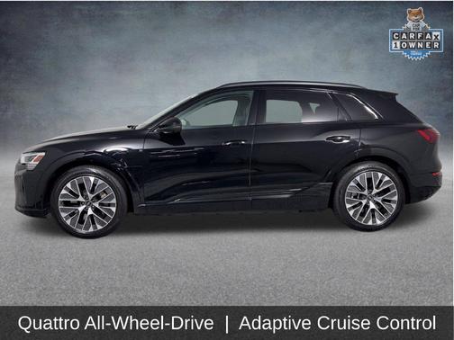 Mythos Black Metallic 2024 Audi Q8 e-tron Premium Plus