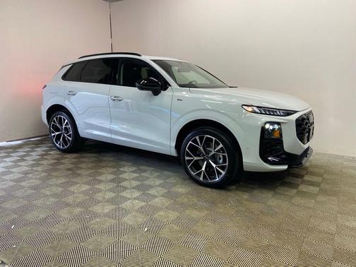 Glacier White 2026 Audi Q3 S line