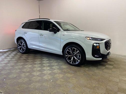 Glacier White 2026 Audi Q3 S line