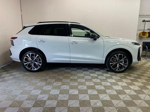 Glacier White 2026 Audi Q3 S line