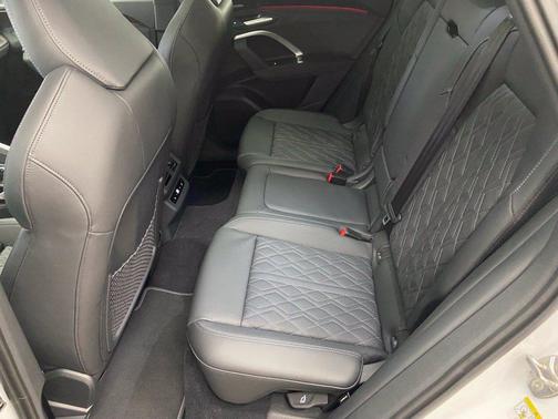 Glacier White Metallic 2026 Audi SQ5 3.0T Prestige