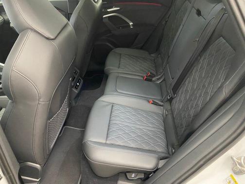 Glacier White 2026 Audi SQ5 3.0T Prestige