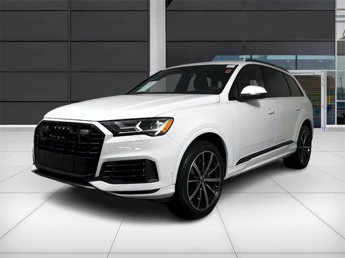 2022 Audi Q7 55 Premium Plus
