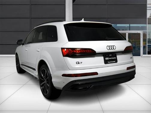 2022 Audi Q7 55 Premium Plus