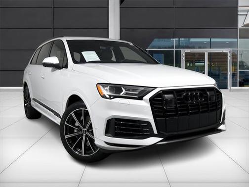 2022 Audi Q7 55 Premium Plus