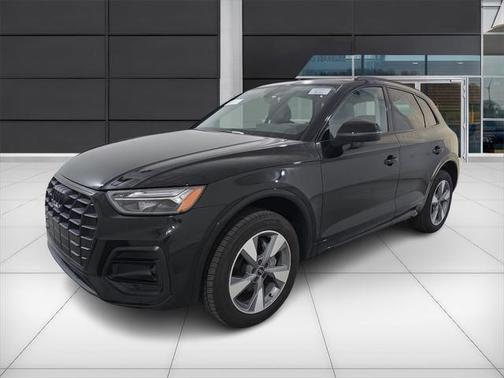 2024 Audi Q5 40 Premium Plus