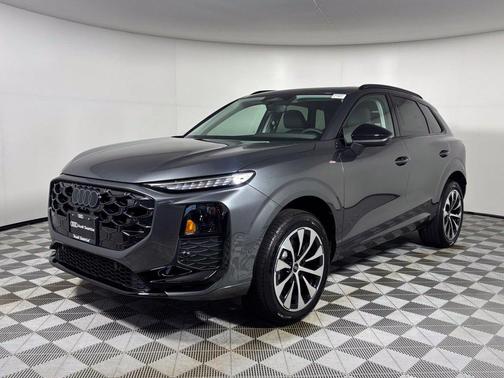 Daytona Gray Pearl Effect 2026 Audi Q3 S line