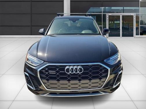 2023 Audi Q5 45 S line Premium