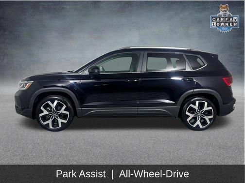 Deep Black Pearl 2023 Volkswagen Taos 1.5T SEL