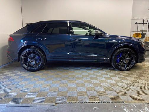 Blue Metallic 2027 Audi RS Q8 4.0T