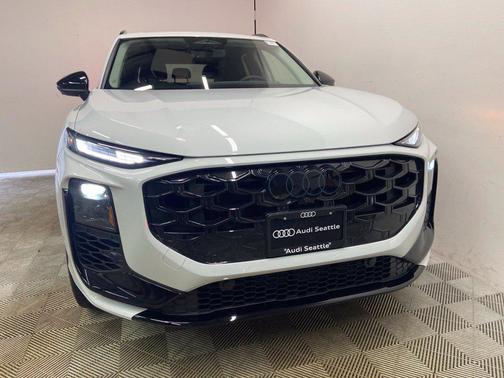 Glacier White Metallic 2026 Audi Q3 S line