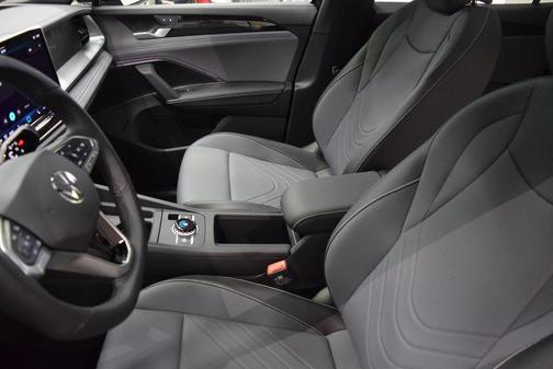 2025 Volkswagen Tiguan 2.0T SE R-Line Black 4MOTION