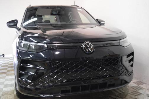 2025 Volkswagen Tiguan 2.0T SE R-Line Black 4MOTION