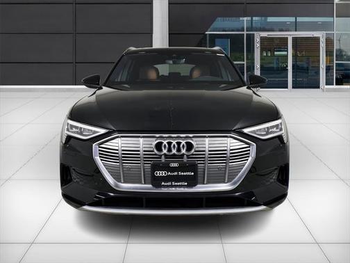 2022 Audi e-tron Premium