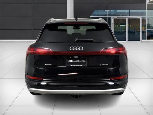 2022 Audi e-tron Premium