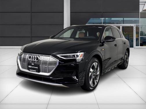 2022 Audi e-tron Premium
