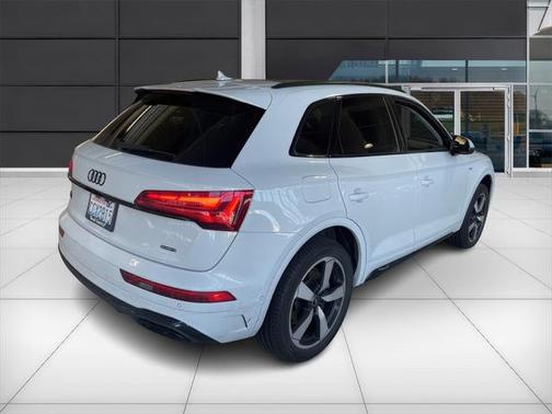 2022 Audi Q5 45 S line Prestige
