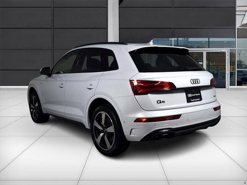 2022 Audi Q5 45 S line Prestige