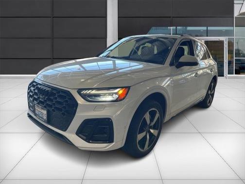 2022 Audi Q5 45 S line Prestige