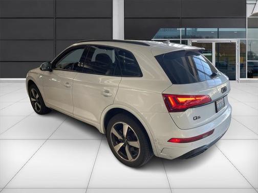 2022 Audi Q5 45 S line Prestige