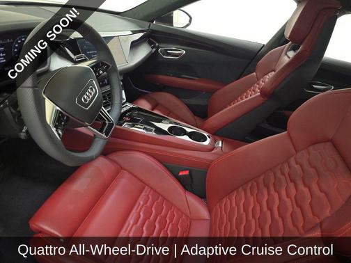 Daytona Gray Pearl Effect 2024 Audi e-tron GT Prestige