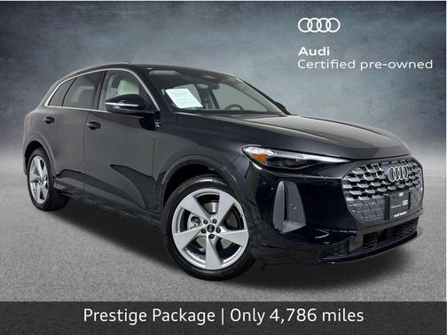 Mythos Black Metallic 2025 Audi Q5 2.0T Prestige