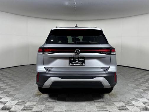 Pyrite Silver Metallic 2026 Volkswagen Tiguan 2.0T SE