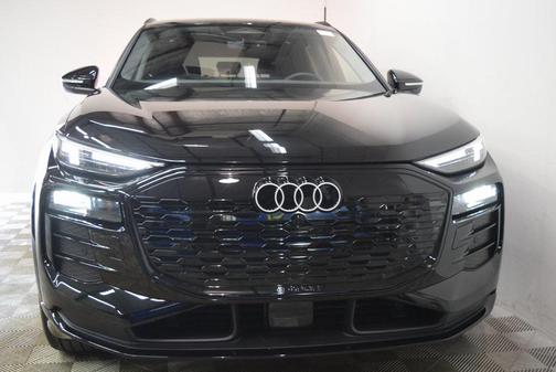 2025 Audi Q6 e-tron Premium Plus