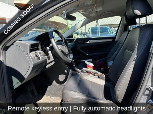 Platinum Gray Metallic 2020 Volkswagen Passat 2.0T SE