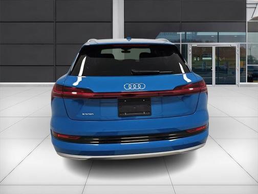 2019 Audi e-tron Prestige