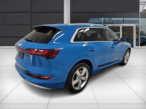 2019 Audi e-tron Prestige