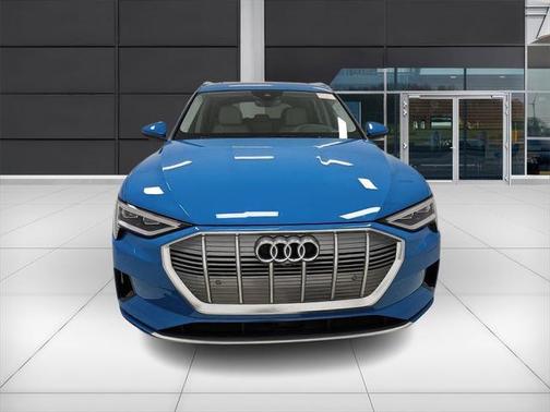 2019 Audi e-tron Prestige