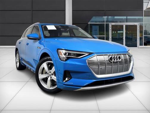 2019 Audi e-tron Prestige