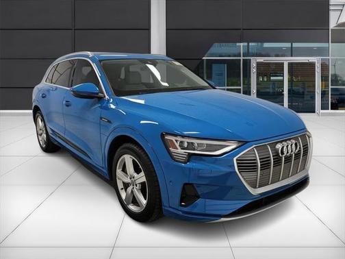2019 Audi e-tron Prestige