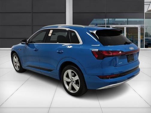2019 Audi e-tron Prestige