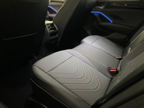 sandstone with deep black roof 2026 Volkswagen Tiguan 2.0T SE R-Line Black 4MOTION