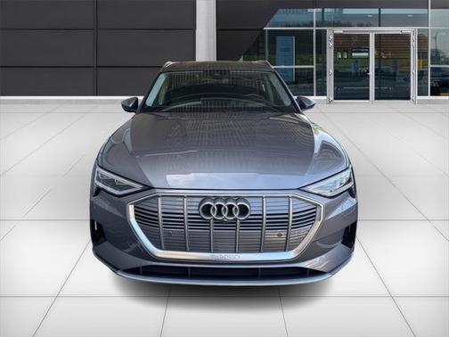 2019 Audi e-tron Prestige