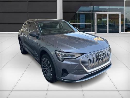 2019 Audi e-tron Prestige