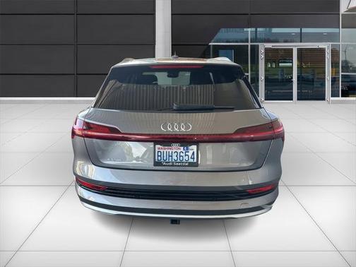 2019 Audi e-tron Prestige