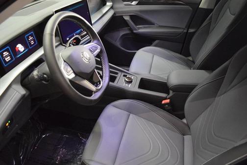 2025 Volkswagen Tiguan 2.0T SE 4MOTION
